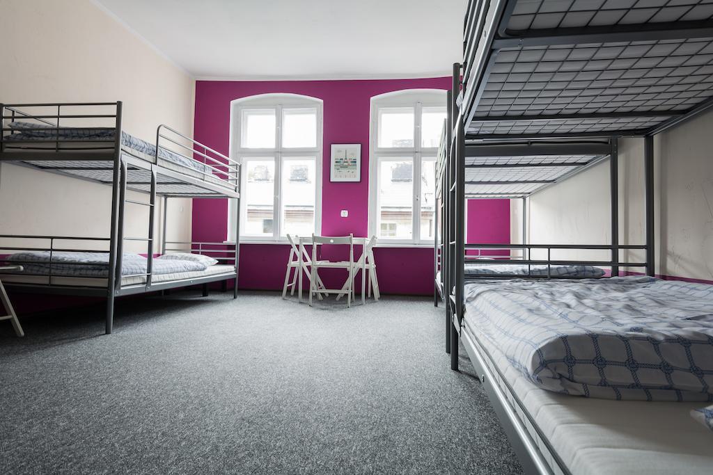 Hostel Awangarda Poznan Habitación foto